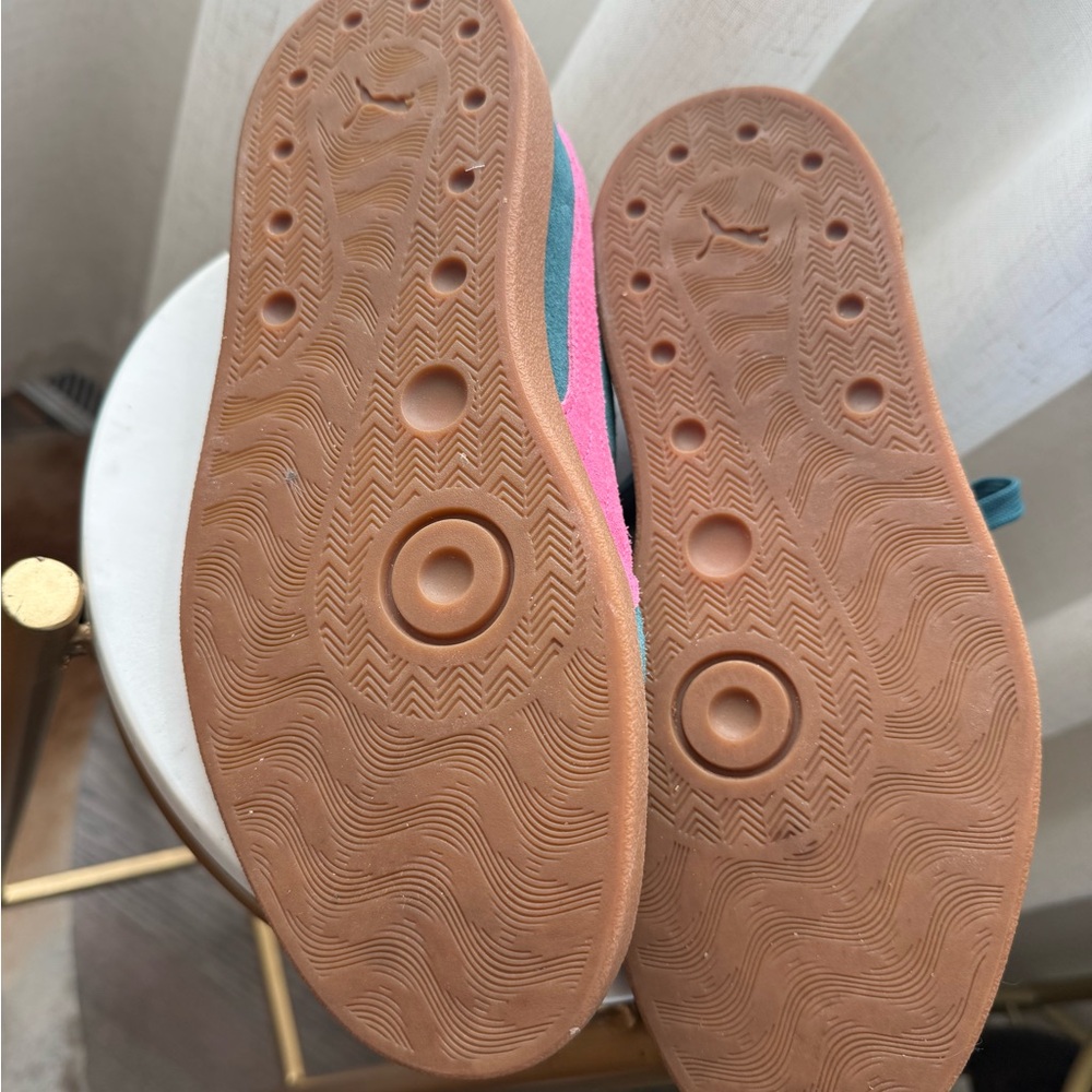 Puma Shoes - Picture 6 of 7